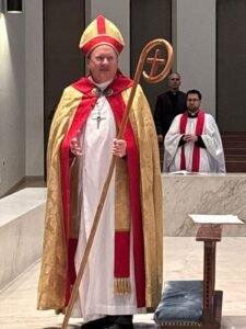 OBISPA GUADALUPE CORTEZ DE LA ILS ENTREGA BÁCULO A OBISPO, CHRIS WEINE DEL SÍNODO METROPOLITANO DE WASHINGTON foto 5